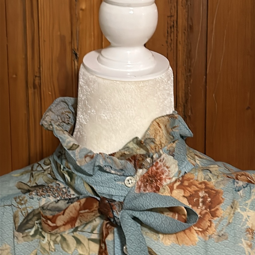 ICONS  Aqua Floral Print Top. Small - Picture 5 of 8